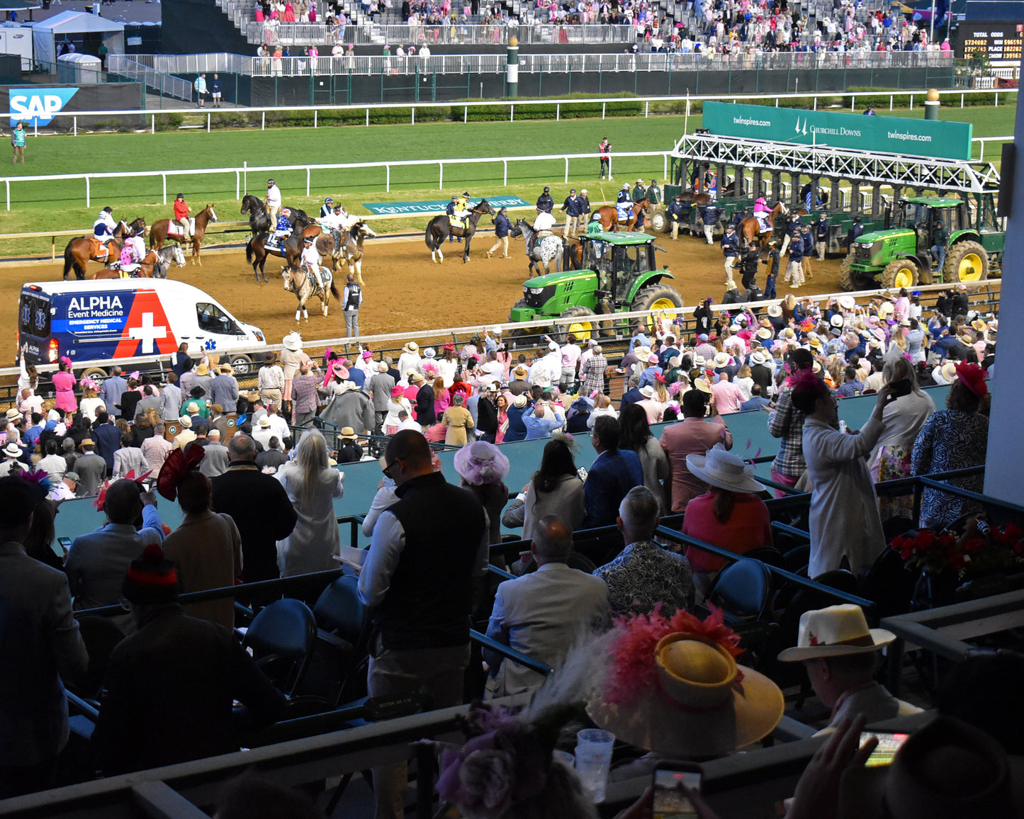 ALWAYS A RUNNER - 050126 - Race 13 - CD The Longines Kentucky Oaks G1 - 152nd Running - Post Parade 16 - Coady Media - Kurtis Coady Photography