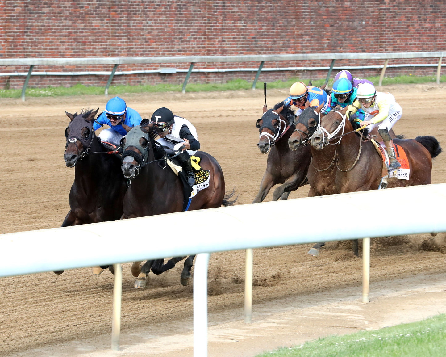 CORPORATE POWER - 050126 - Race 09 - CD - Inside Finish Turn 01 - Coady Media - Kurtis Coady Photography