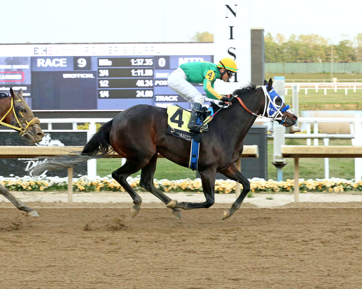 LIL GIN N CLASS - The Piedi Bianchi - 30th Running - 09-30-26 - R09 - Horseshoe Indiana - Finish 01 - Sammantha Pagels