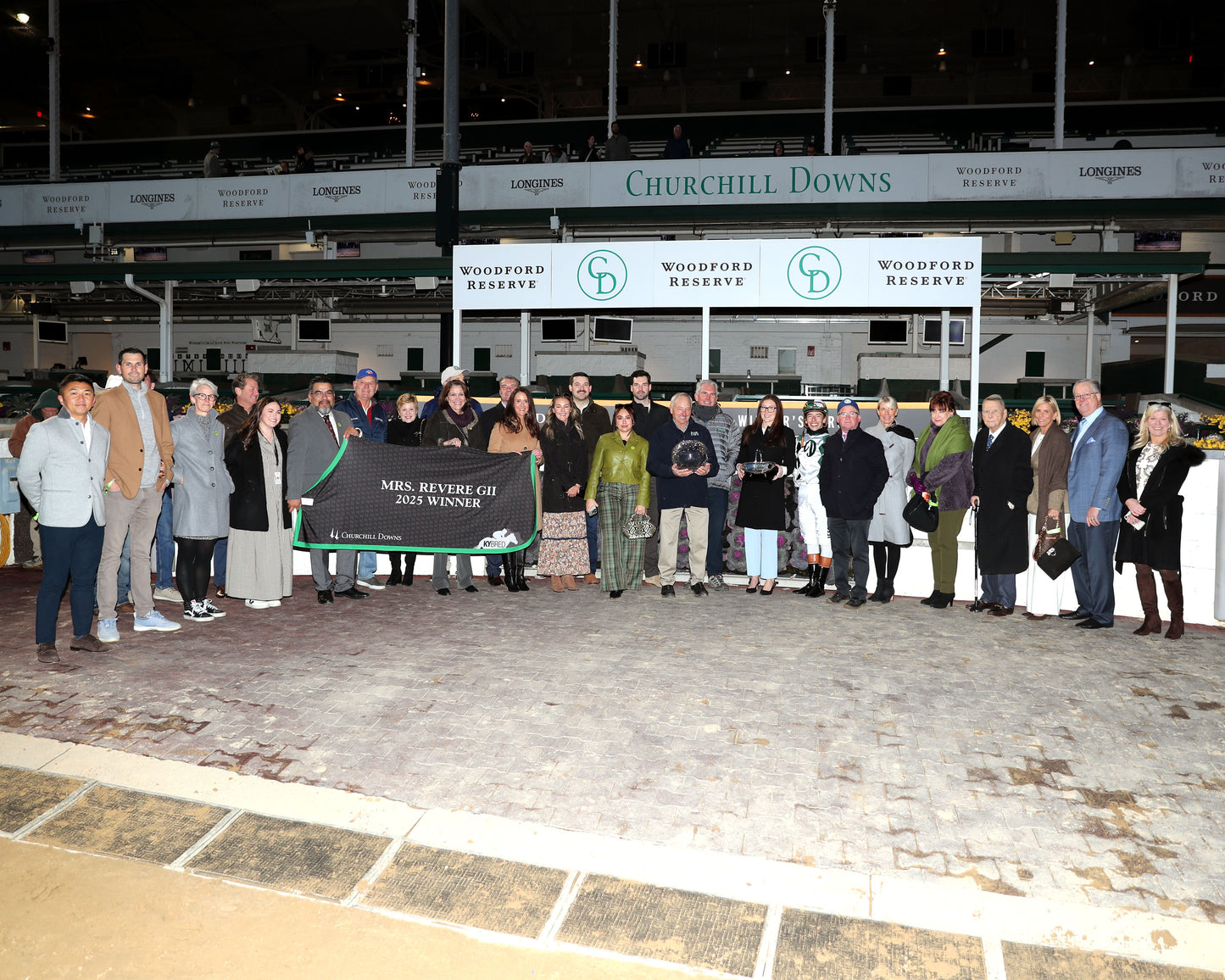 LUSH LIPS - 11-28-25 - R10 - CD - Presentation 01