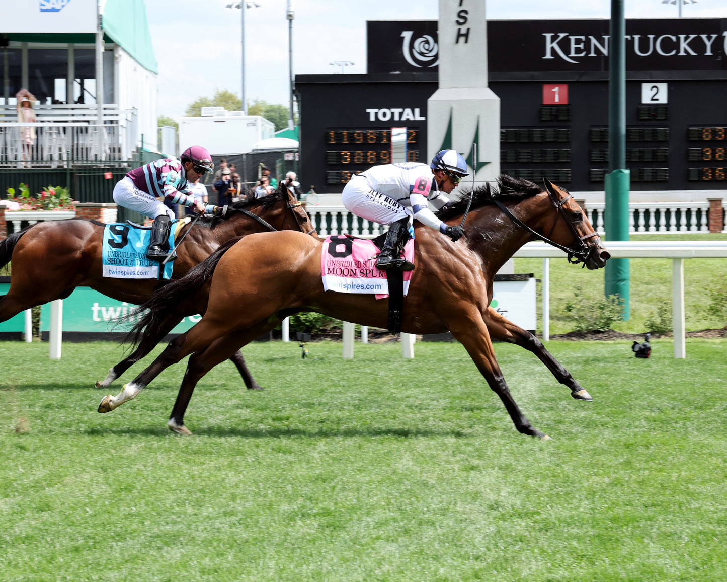 MOON SPUN - 050126 - Race 07 - CD - Finish 01 - Coady Media - Kurtis Coady Photography