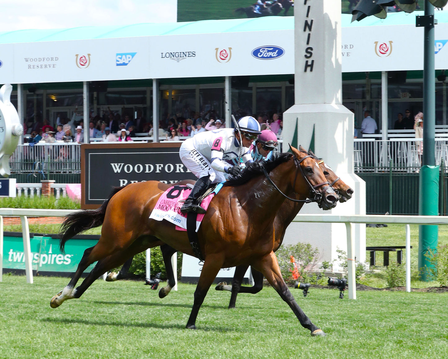MOON SPUN - 050126 - Race 07 - CD - Inside Finish 04 - Coady Media - Kurtis Coady Photography