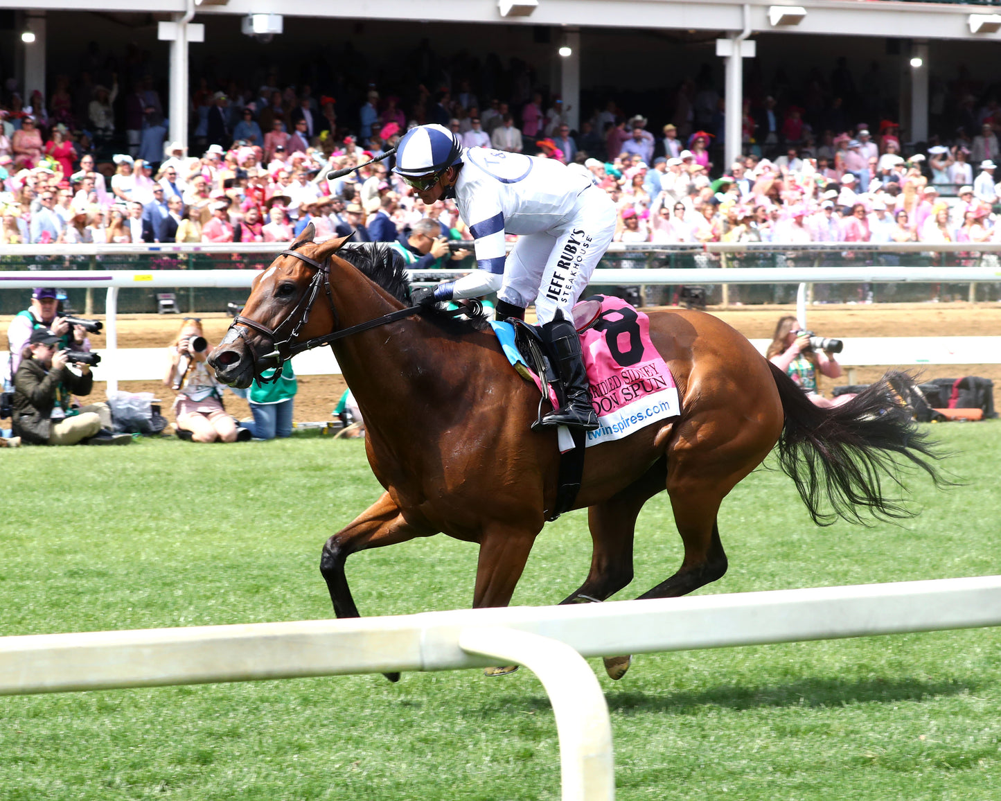 MOON SPUN - 050126 - Race 07 - CD - Inside Finish 06 - Coady Media - Kurtis Coady Photography