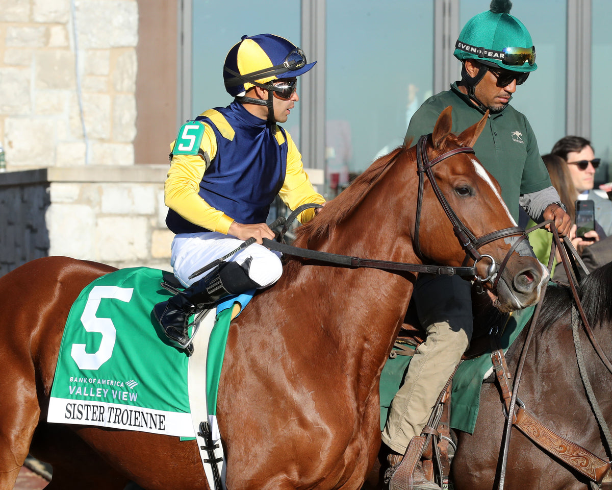 SISTER TROIENNE - 102326 - Race 09 - KEE Valley View G2 - Post Parade 01