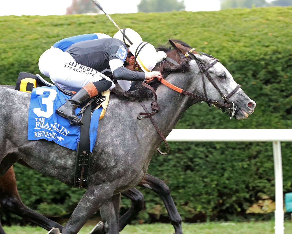TIME TO DAZZLE - 101126 - Race 08 - KEE The Franklin G2 - Finish 02