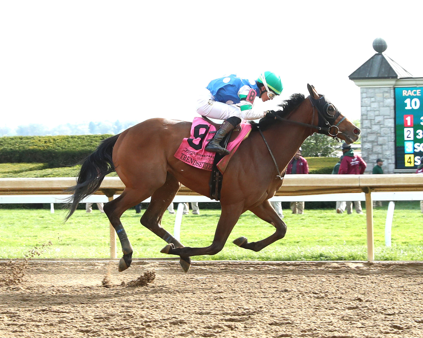 TRENDSETTER - 041126 - Race 10 - KEE Stonestreet Lexington G3 - 44th Running - Finish 01 - Coady Media - Kurtis Coady Photography