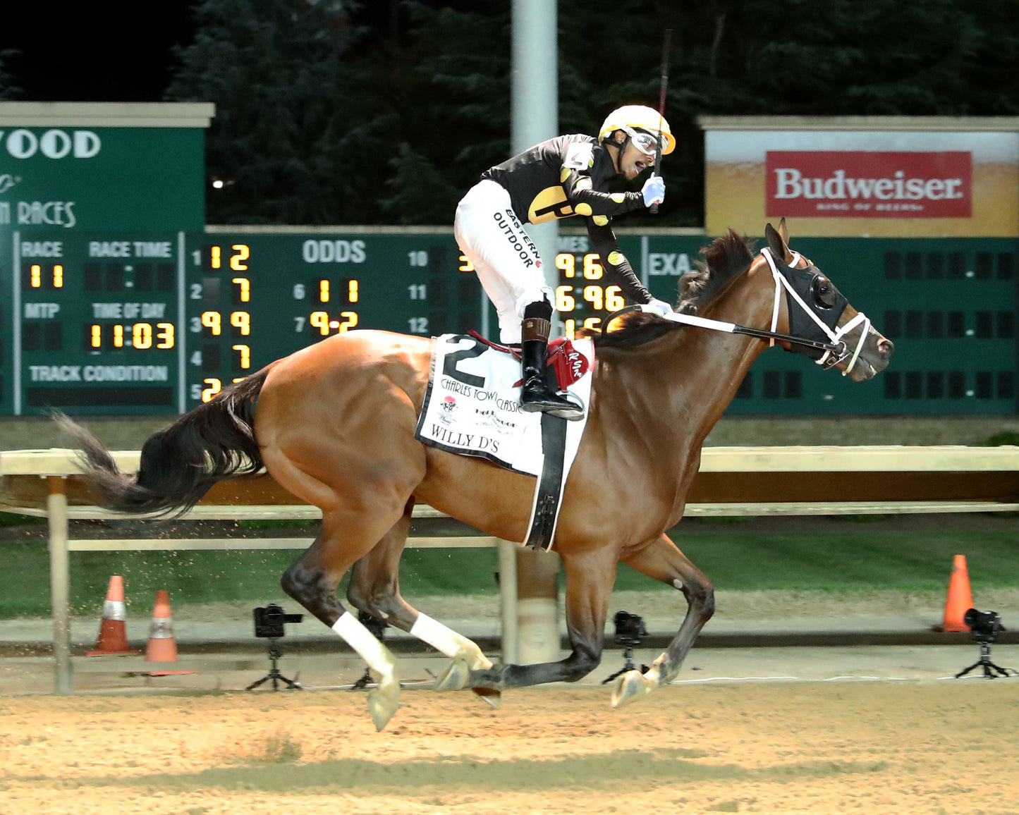 WILLY D'S - The Charles Town Classic G2 - 08-28-26 - R11 - CT - Celebration 03