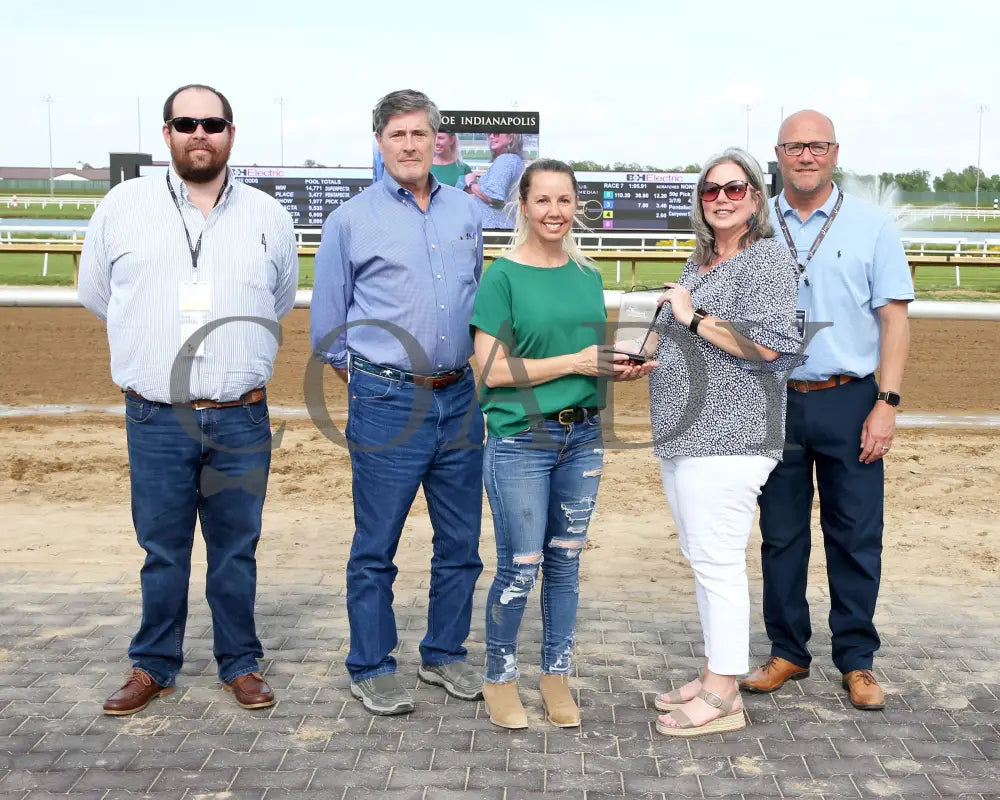 Bella Francesca - Swifty Sired Fillies 05-22-24 R07 Horseshoe Indiana Presentation 01 Grand