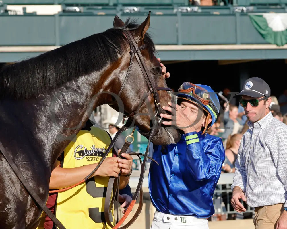 East Avenue - 100524 Race 09 Kee The Claiborne Breeders’ Futurity G1 Kiss 01 Keeneland