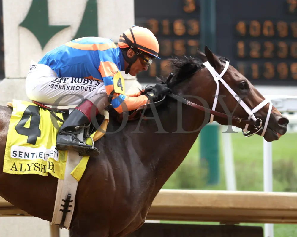 FIERCENESS - 050225 - Race 06 - CD - Tight Finish 01 Churchill Downs