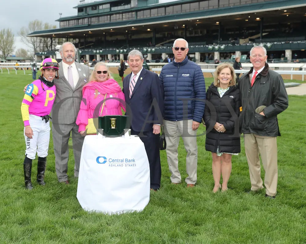 Leslie’s Rose - Central Bank Ashland Stakes 04 - 05 - 24 R09 Kee Presentation 01 Keeneland