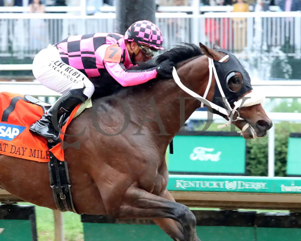 MACHO MUSIC - The Pat Day Mile G2 - 101st Running - 05-03-25 - R06 - CD - Tight Finish 03 - Coady Media - Kurtis Coady Photography