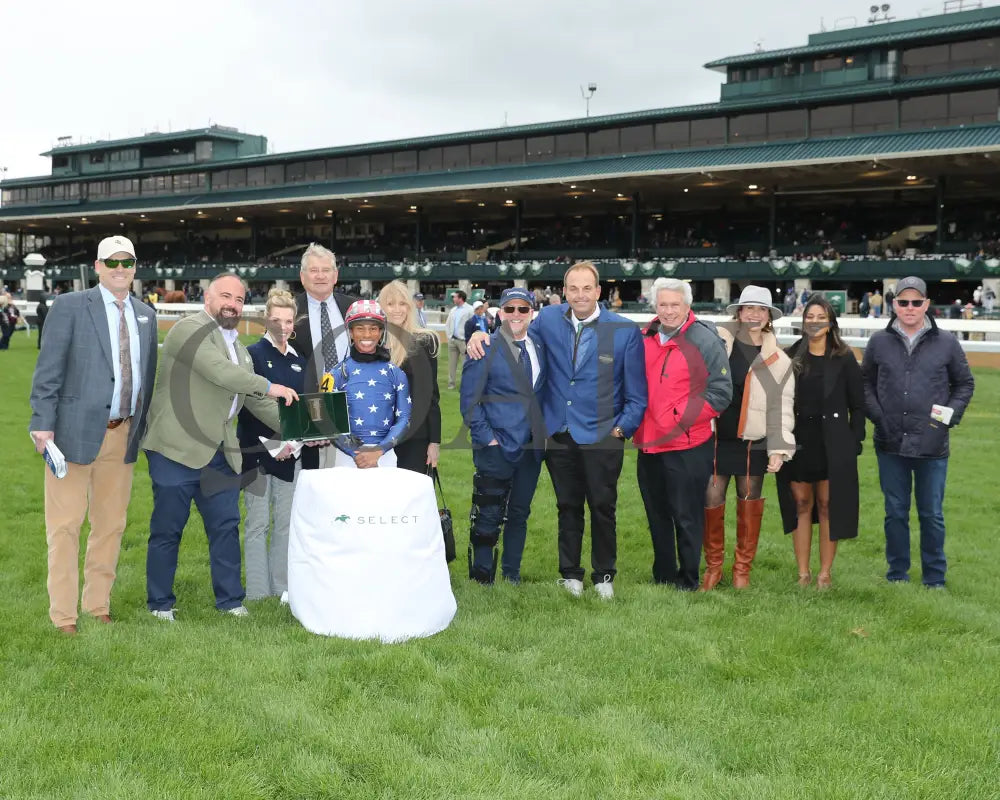 Neat - Transylvania Stakes 04 - 05 - 24 R08 Kee Presentation 01 Keeneland