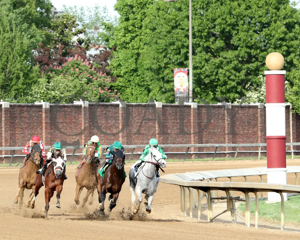O Besos - The St. Matthews Overnight Stakes 05-02-24 R10 Cd Turn 01 Churchill Downs