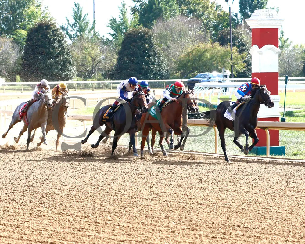 PRAYING - 100425 - Race 07 - KEE - Turn 01 Keeneland