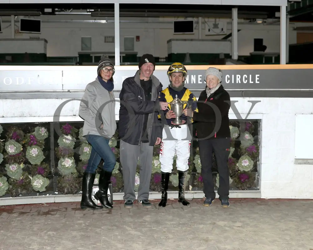 Scotland - 120124 Race 11 Cd Presentation 01 Churchill Downs