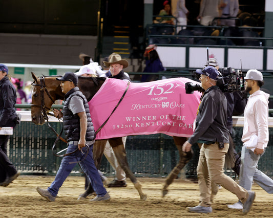 ALWAYS A RUNNER - 050126 - Race 13 - CD  The Longines Kentucky Oaks G1 - 152nd Running - Walk Back 01