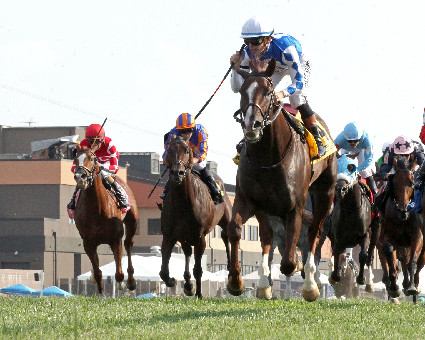 CAROLINE ST. BEAT - Nashville Derby Invitational G2 - 09-05-26 - R08 - KD - Under Rail 02