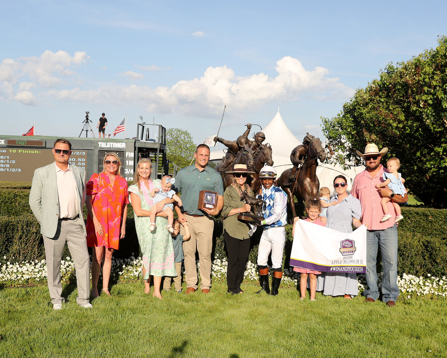 CLARET BERET - Apple Blossom Handicap G1 - 04-11-26 - R10 - OP - Presentation 01 - Coady Media - Kurtis Coady Photography