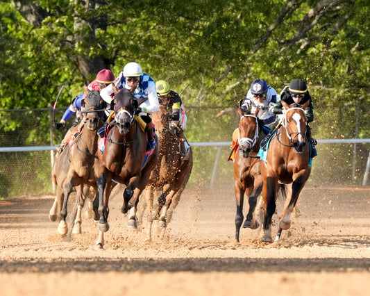 CLARET BERET - Apple Blossom Handicap G1 - 04-11-26 - R10 - OP - Turn 01 - Coady Media - Kurtis Coady Photography