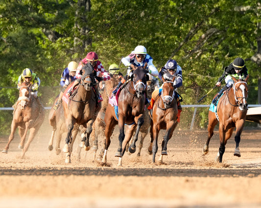 CLARET BERET - Apple Blossom Handicap G1 - 04-11-26 - R10 - OP - Turn 02 - Coady Media - Kurtis Coady Photography
