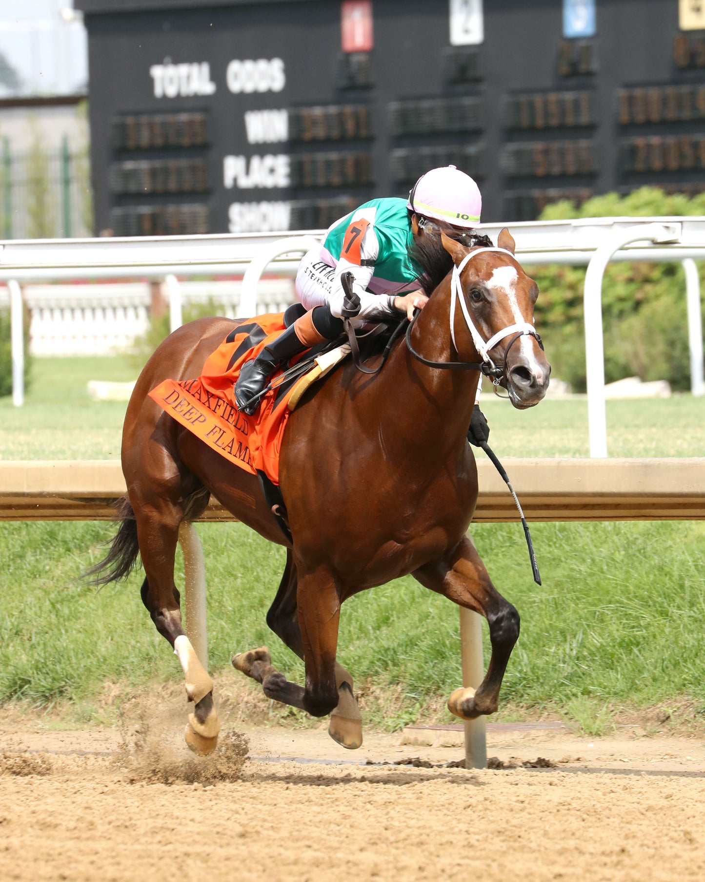 DEEP FLAME - 062826 - Race 09 - CD - Hero Finish 02