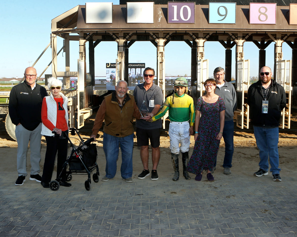 ITZFOREVER - Fireball Baby Overnight Handicap - 2nd Running - 10-28-26 - R07 - Horseshoe Indiana - Presentation 01 - Sammantha Pagels