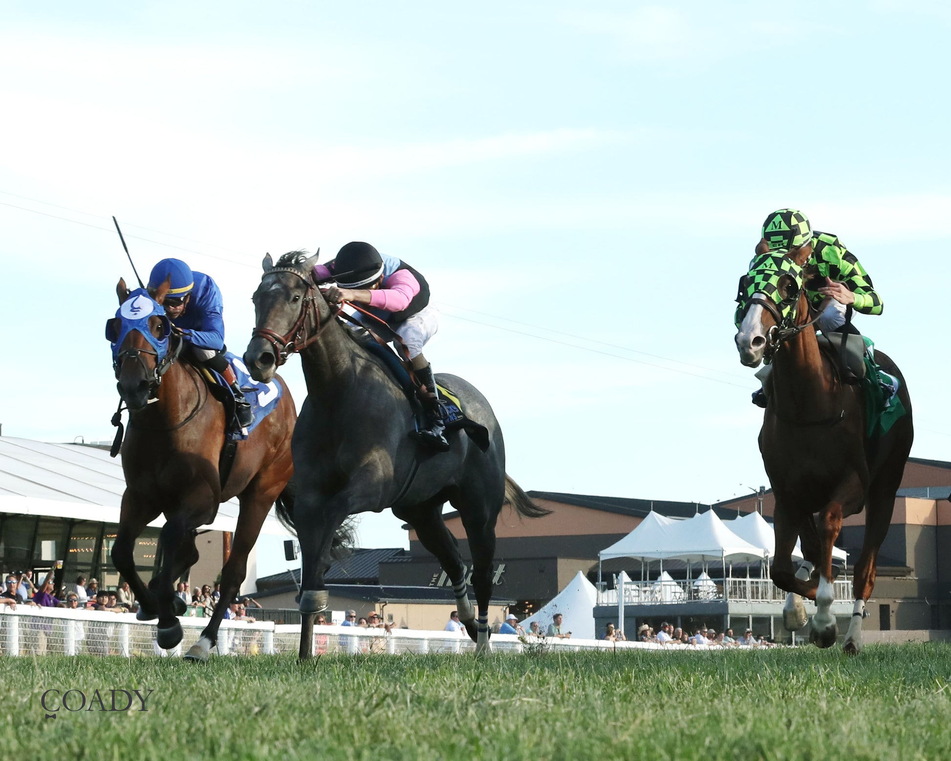 MERINGUE - The Kentucky Downs Juvenile Fillies - 08-31-25 - R11 - KD - Under Rail 04 - Coady Media - Kurtis Coady Photography