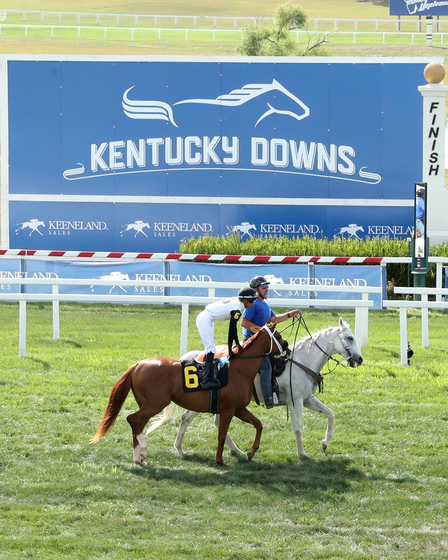 MID AMERICAN - 082926 - Race 06 - KD Kentucky Downs Juvenile Sprint - Post Parade 01