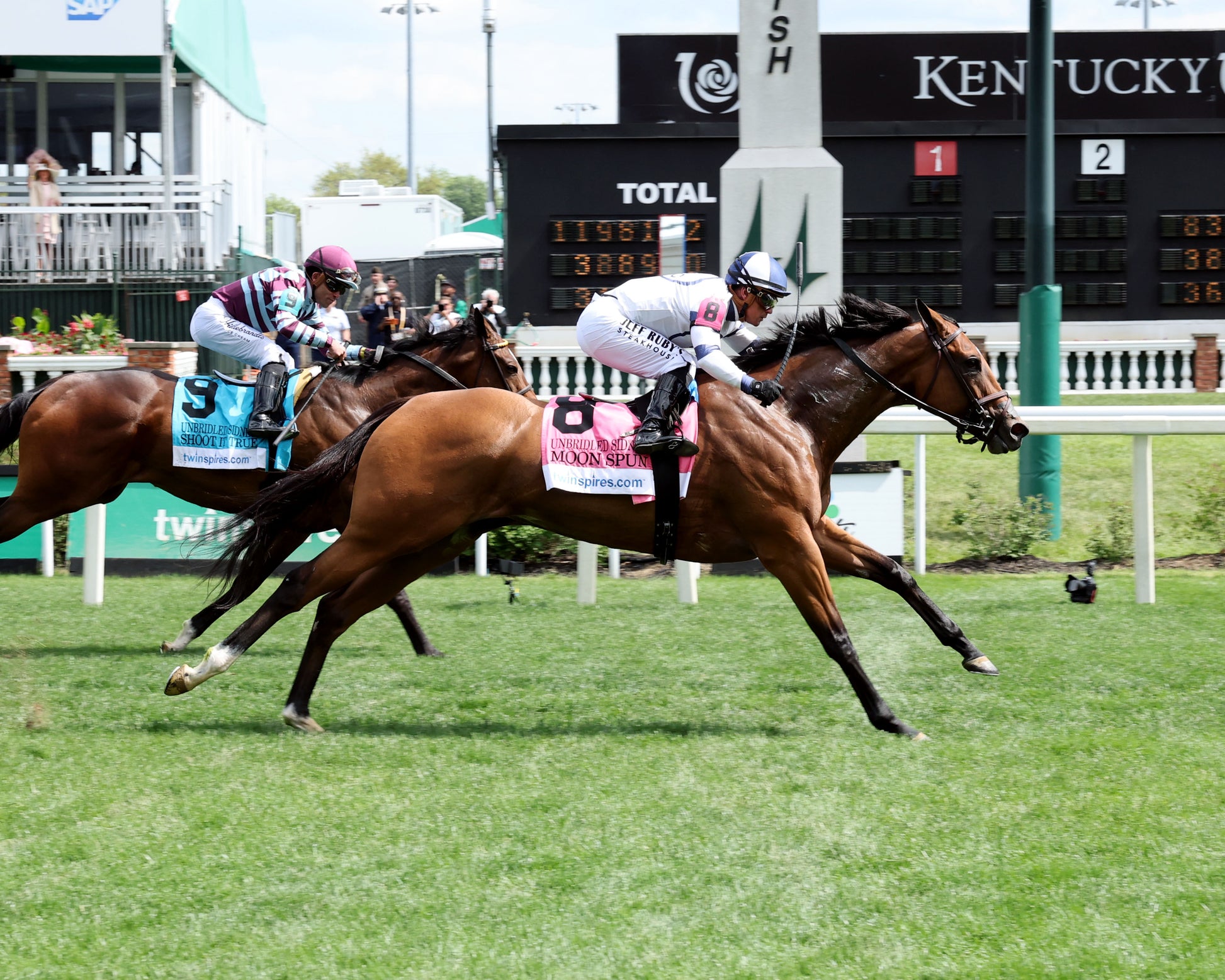 MOON SPUN - 050126 - Race 07 - CD - Finish 01 - Coady Media - Kurtis Coady Photography