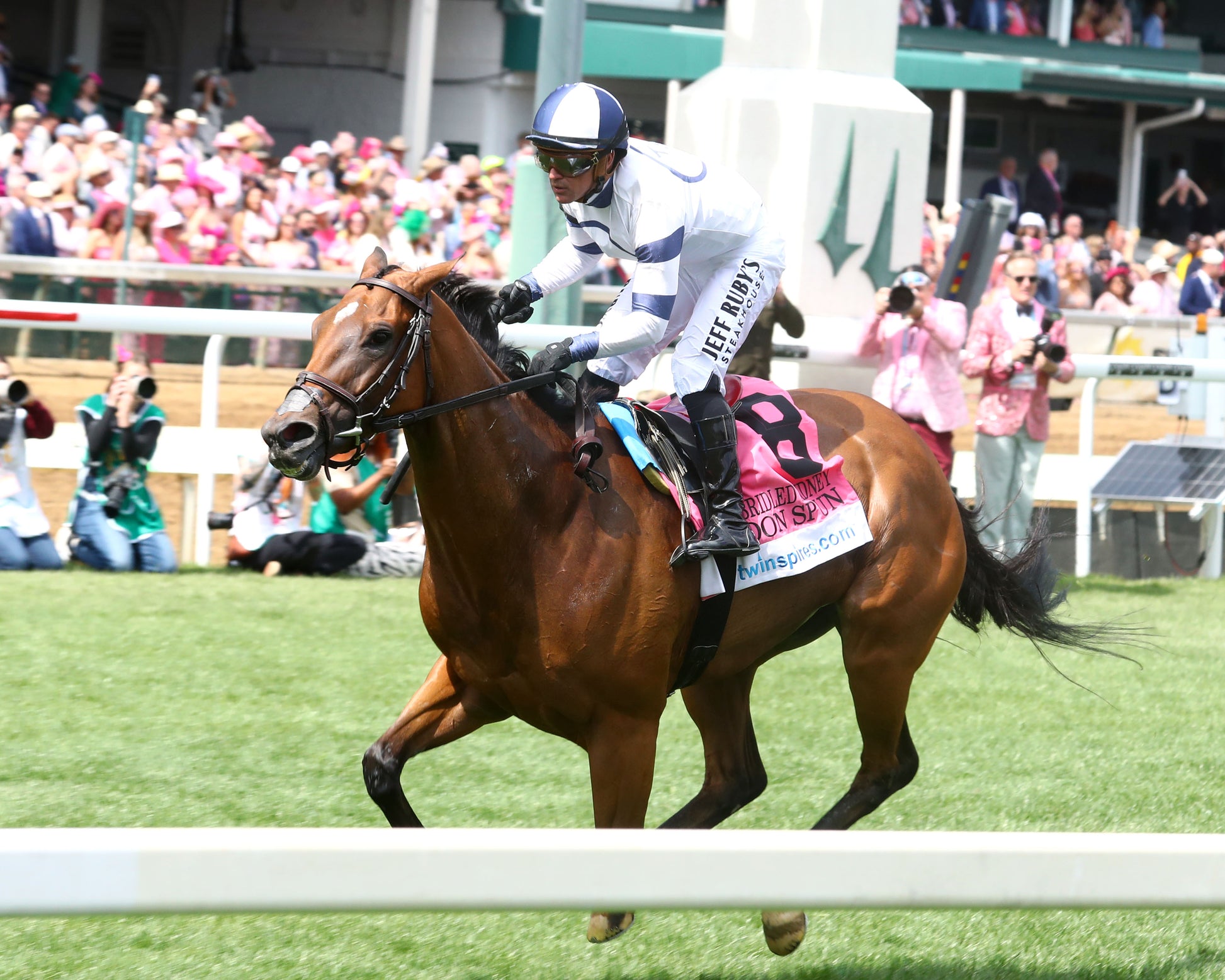 MOON SPUN - 050126 - Race 07 - CD - Inside Finish 02 - Coady Media - Kurtis Coady Photography