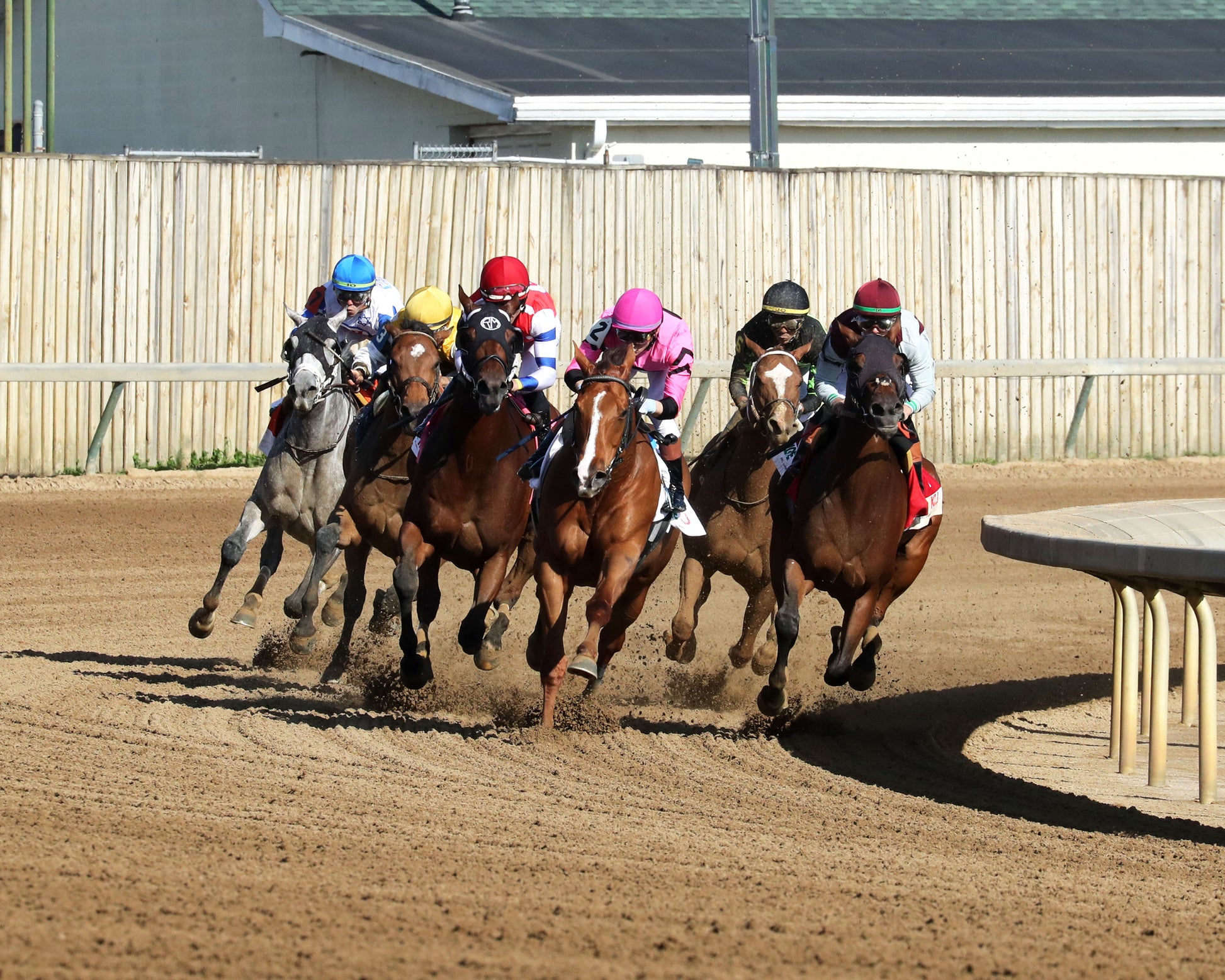 ONE MAGIC PHILLY - The Roxelana Stakes - 04-25-26 - R09 - CD - Turn 02 - Coady Media - Kurtis Coady Photography