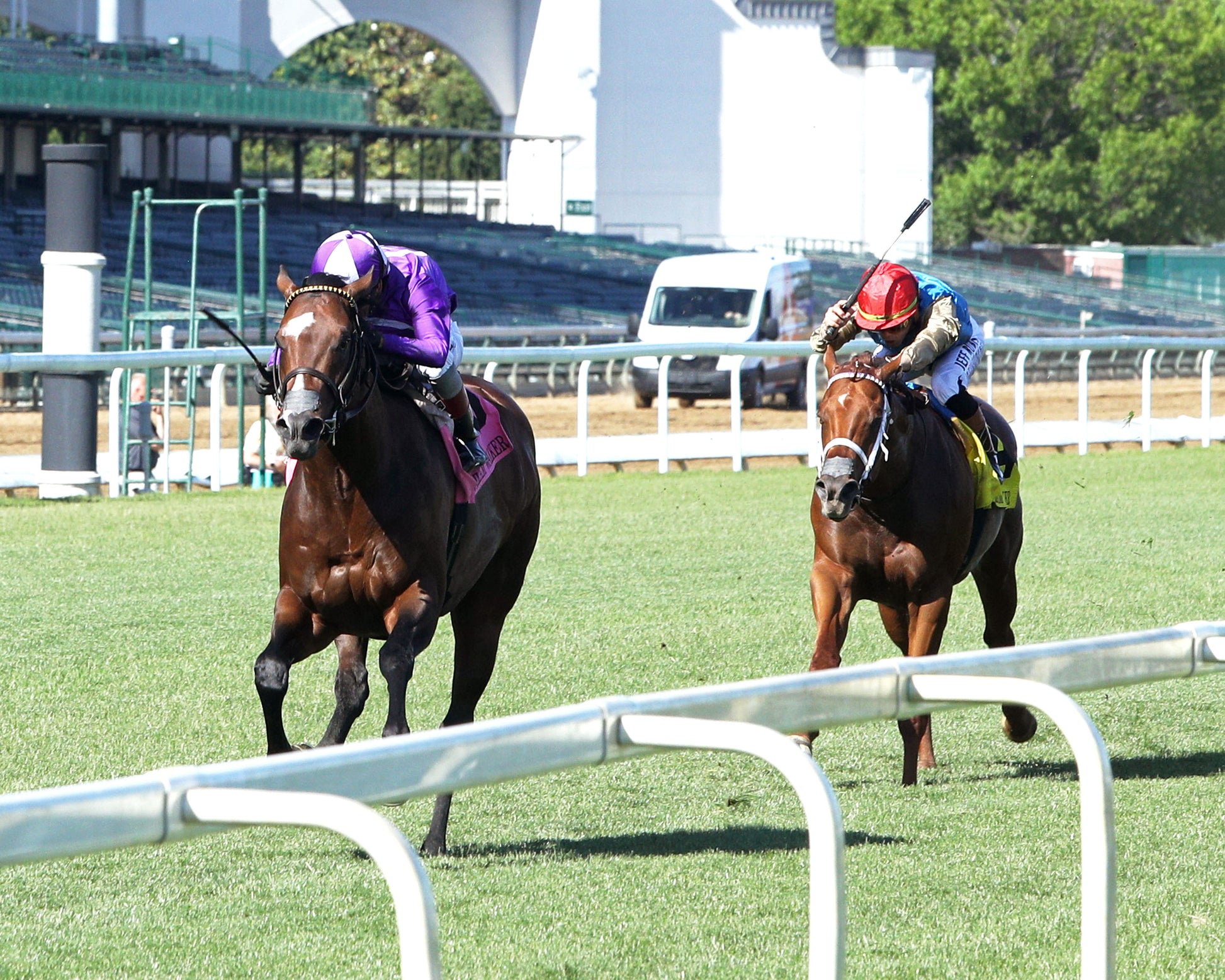 OUTFIELDER - The William Walker - 05-09-26 - R10 - CD - Inside Finish 01 - Coady Media - Kurtis Coady Photography