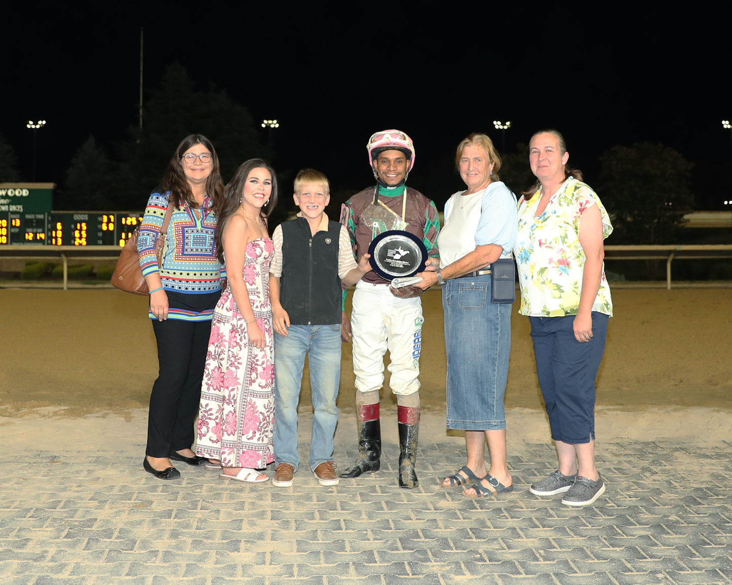 OVERNIGHT POW WOW - Sadie Hawkins Stakes - 08-28-26 - R13 - CT - Presentation 01