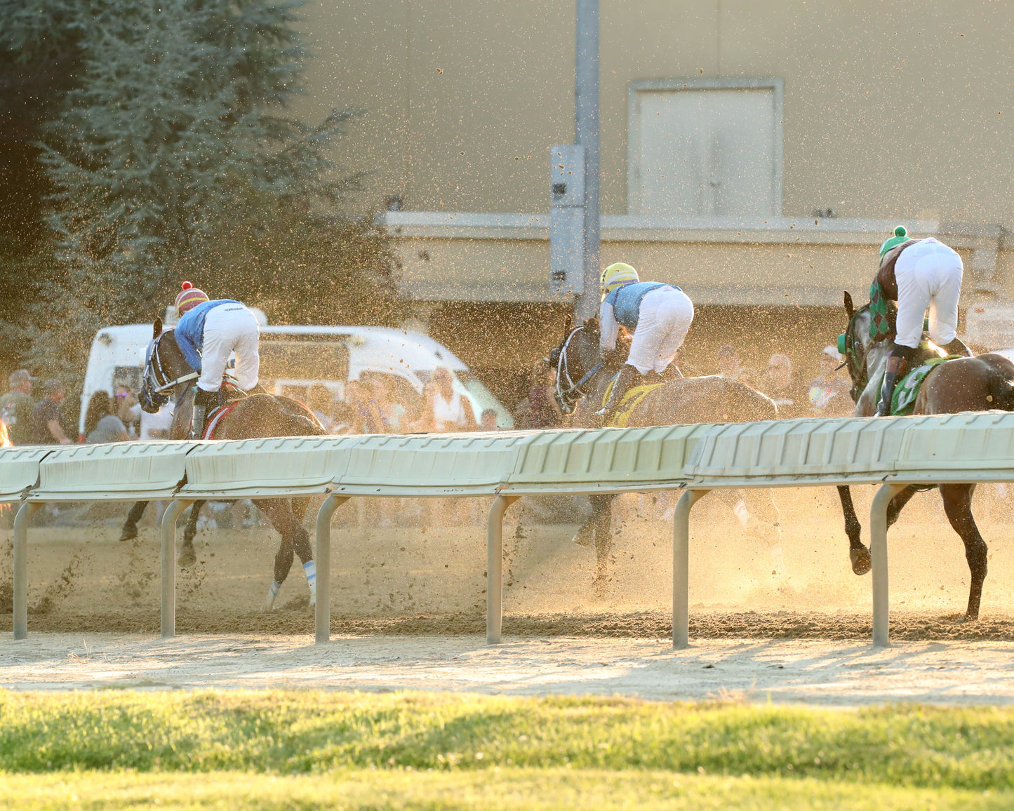PLAY IT LOUD - Shenandoah Overnight Stakes - 08-28-26 - R04 - CT - First Turn 01