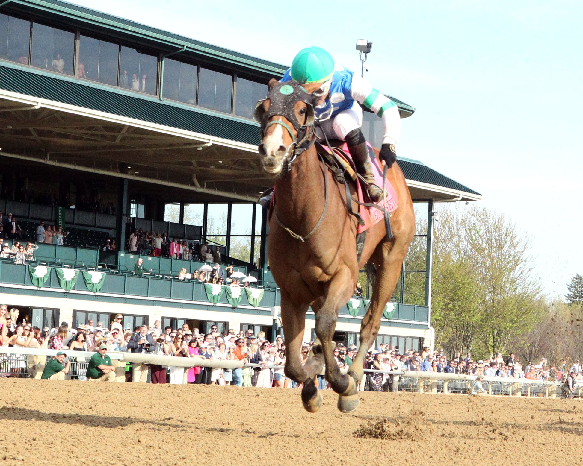 TRENDSETTER - 041126 - Race 10 - KEE  Stonestreet Lexington G3 - 44th Running - Under Rail 01 - Coady Media - Kurtis Coady Photography