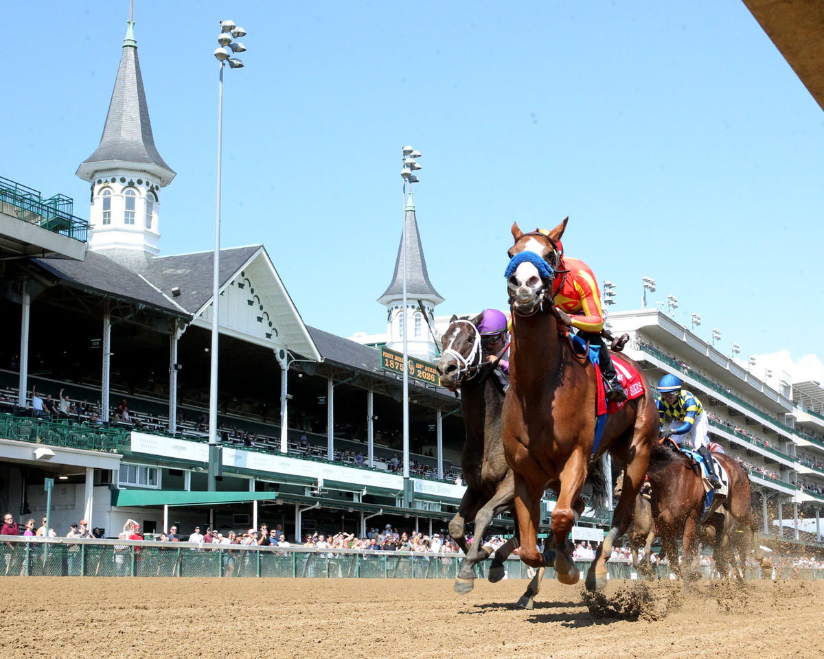 USHA - 091226 - Race 06 - CD - Under Rail 01