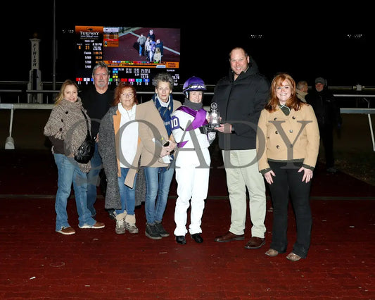 Awesome Treat - The Holiday Inaugural 38Th Running 12-14-24 R05 Tp Presentation 01 Turfway Park