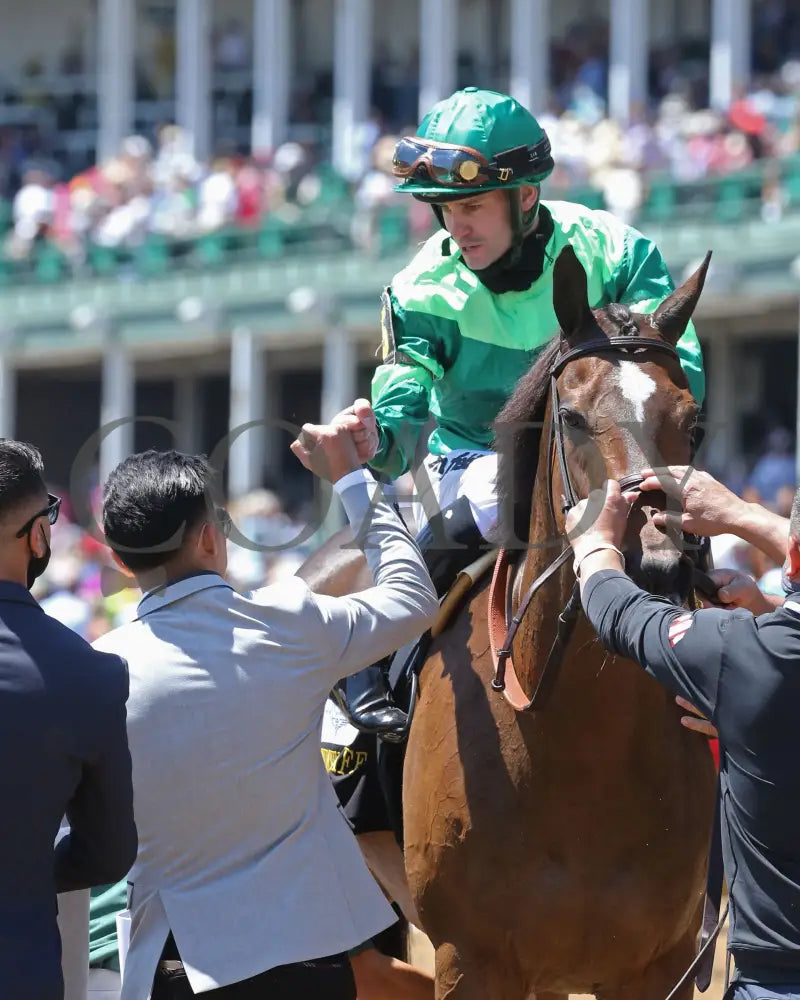 Blowout - The Longines Churchill Distaff Turf Mile G2 36Th Running 05-01-21 R06 Cd Celebration 01