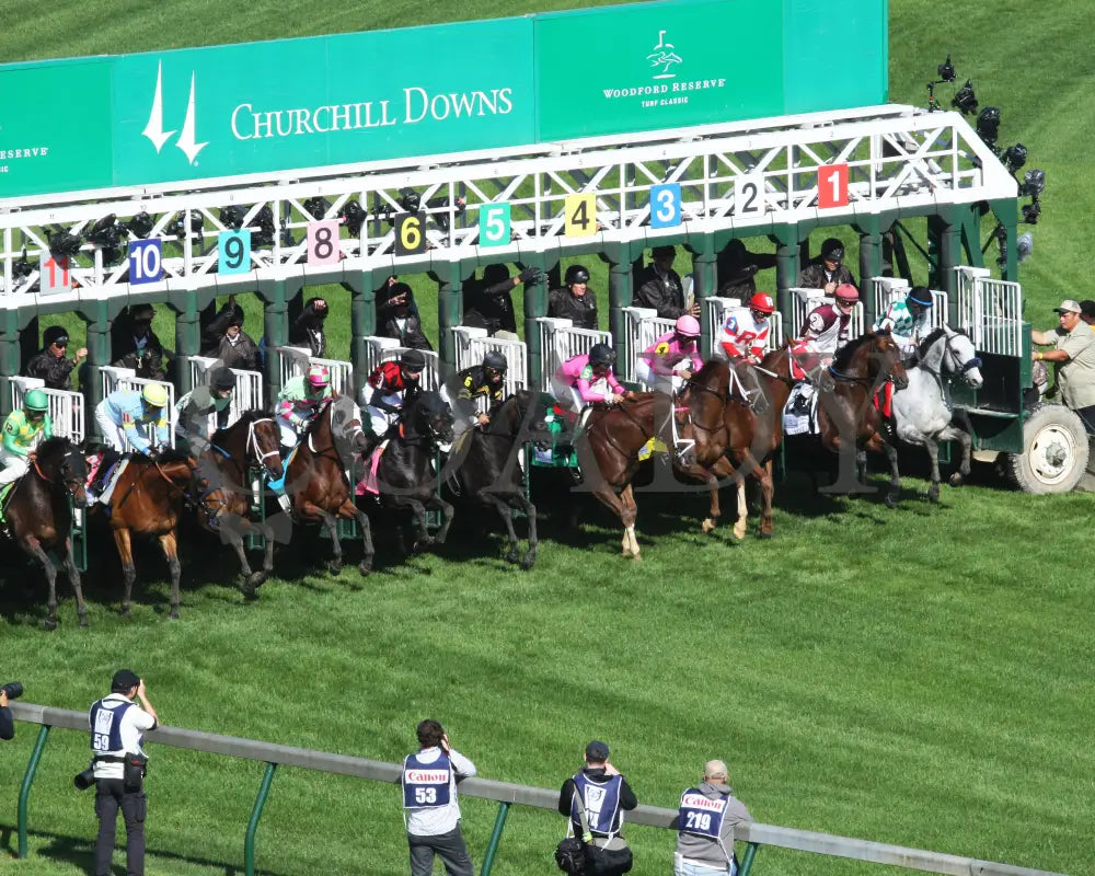 Divisidero - 050617 Race 11 Cd Aerial Start 1 Churchill Downs