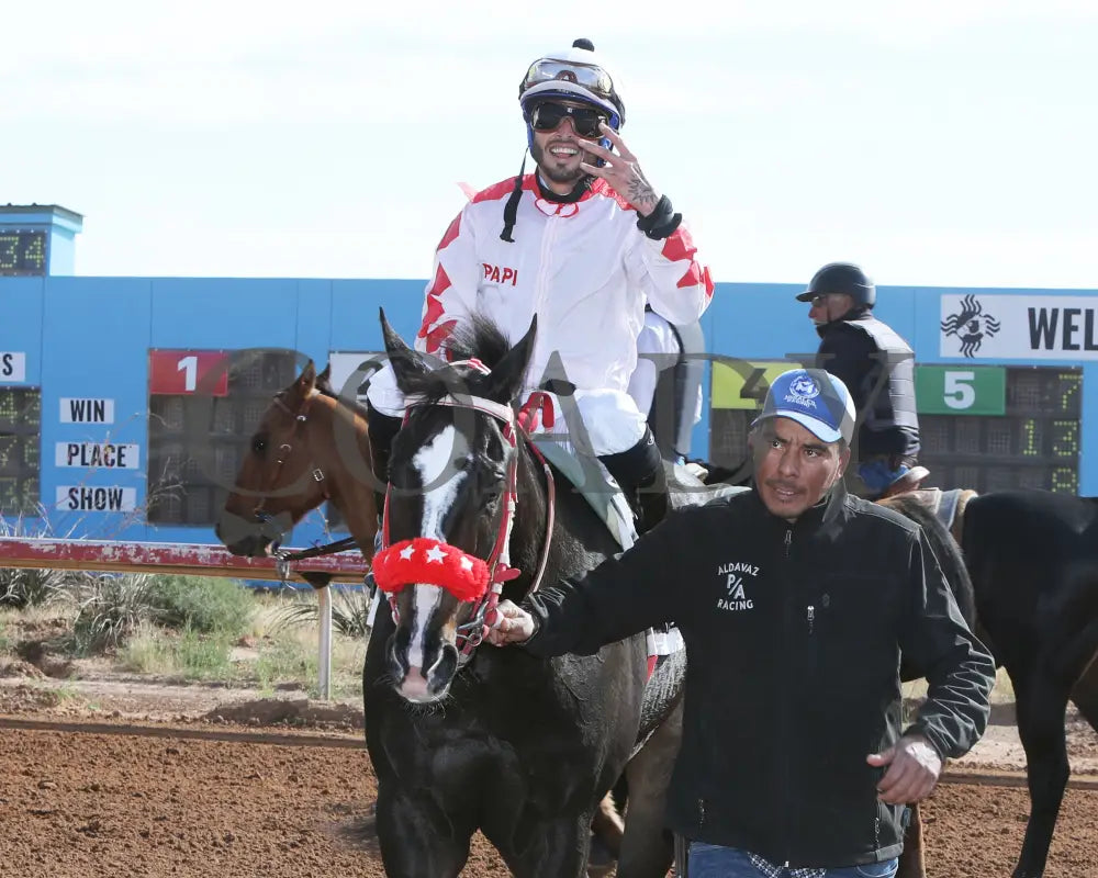 El Vital - New Mexico Classic 870 Stakes 12-15-24 R01 Zia Park Return Shot