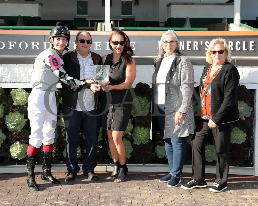 Ghostly Gal - The Tiara Claiming Crown #5 11-16-24 R05 Cd Presentation 01 Churchill Downs