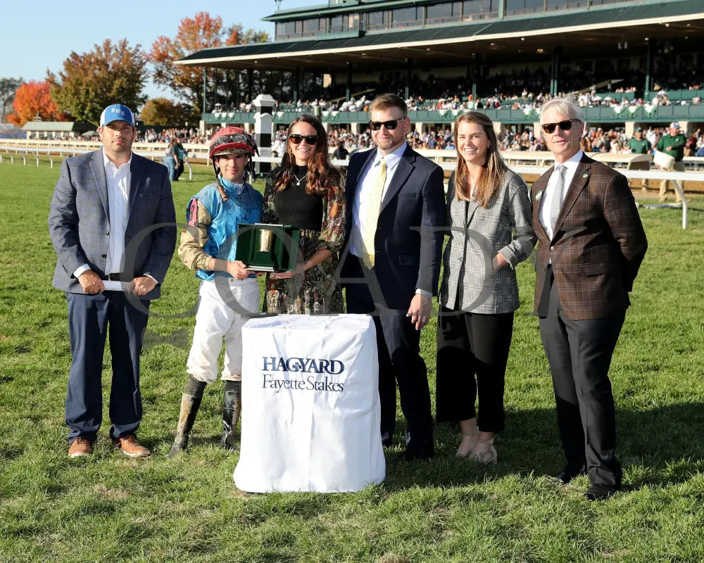 Hit Show - 102624 Race 08 Kee Presentation 01 Keeneland