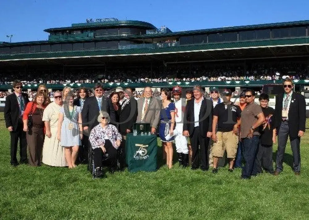 Holiday For Kitten - Pres 100811 Race 06 Keeneland