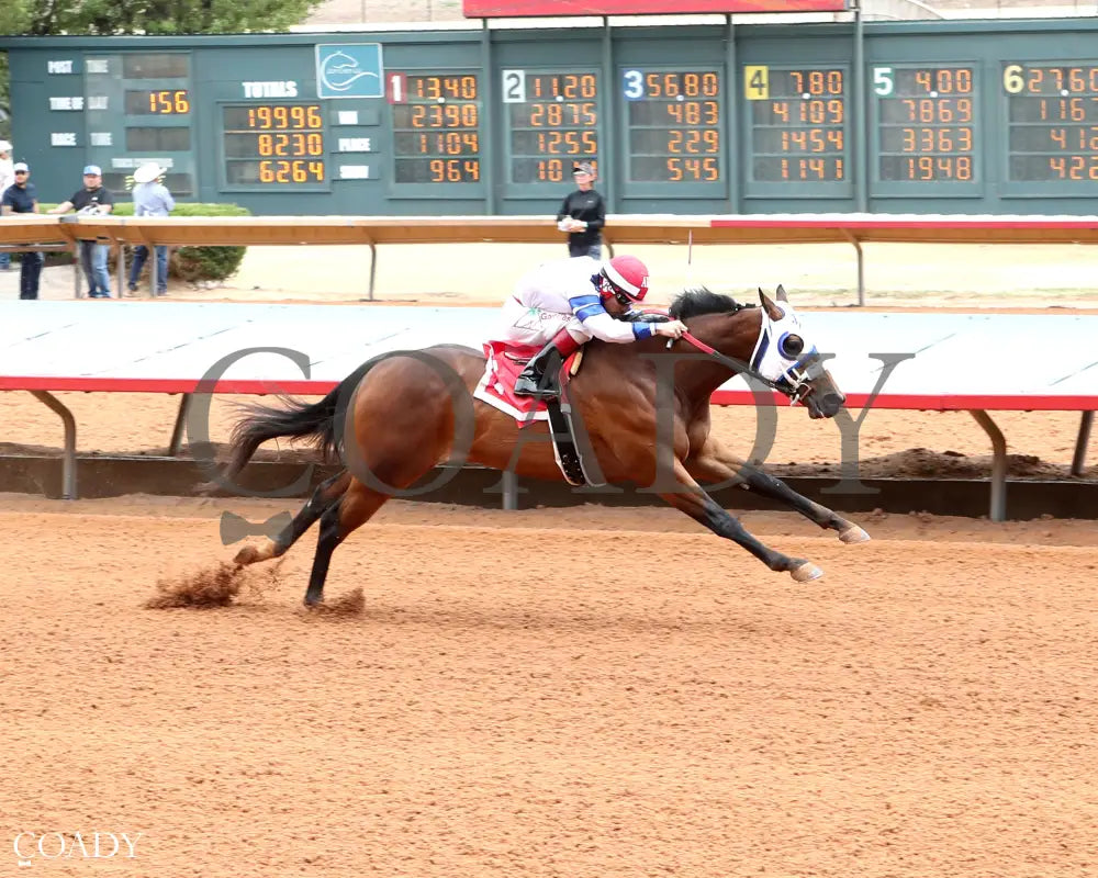HOLY PETE - Ruidoso Quarter Horse Derby Trials - 05-25-25 - R03 - Ruidoso Downs - Finish 01 - Kurtis Coady Ruidoso Downs