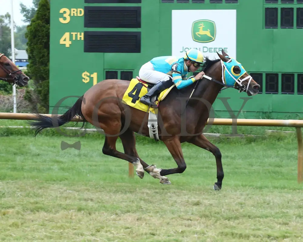 I’m Betty G - 080518 Race 09 Elp Finish 01 Ellis Park