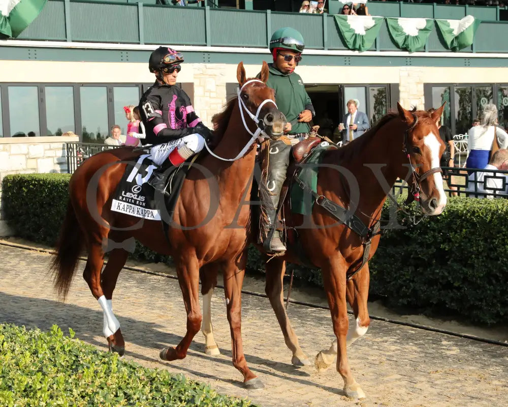 KAPPA KAPPA - 101825 - Race 09 - KEE - Post Parade 01 Keeneland