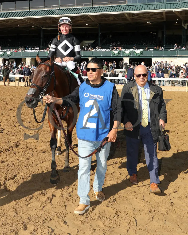 LA CARA - The Central Bank Ashland - 04-07-25 - R09 - KEE - Walk In 01 Keeneland