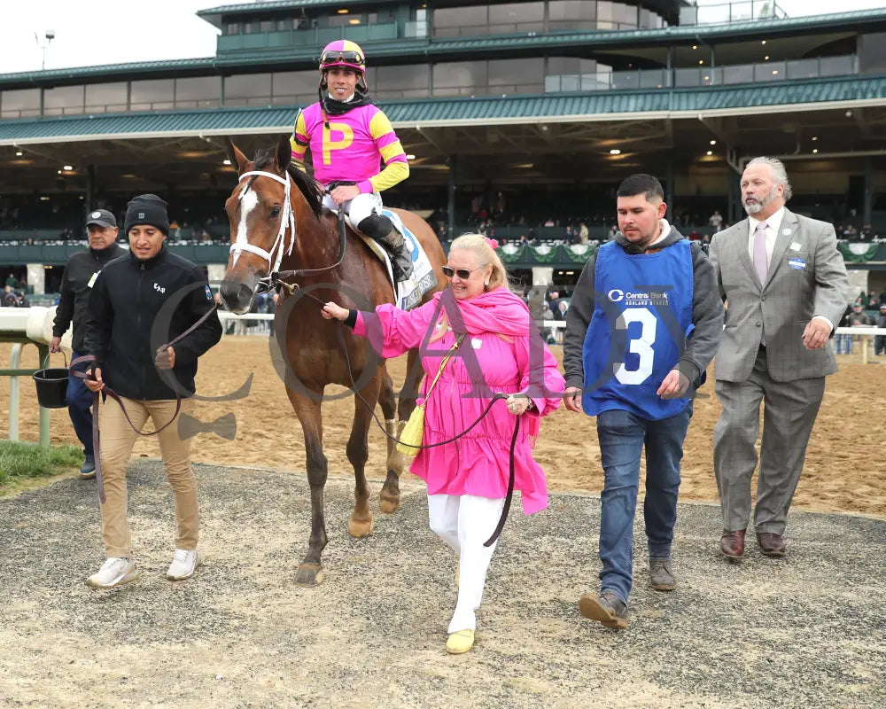 Leslie’s Rose - Central Bank Ashland Stakes 04 - 05 - 24 R09 Kee Walk In 01 Keeneland