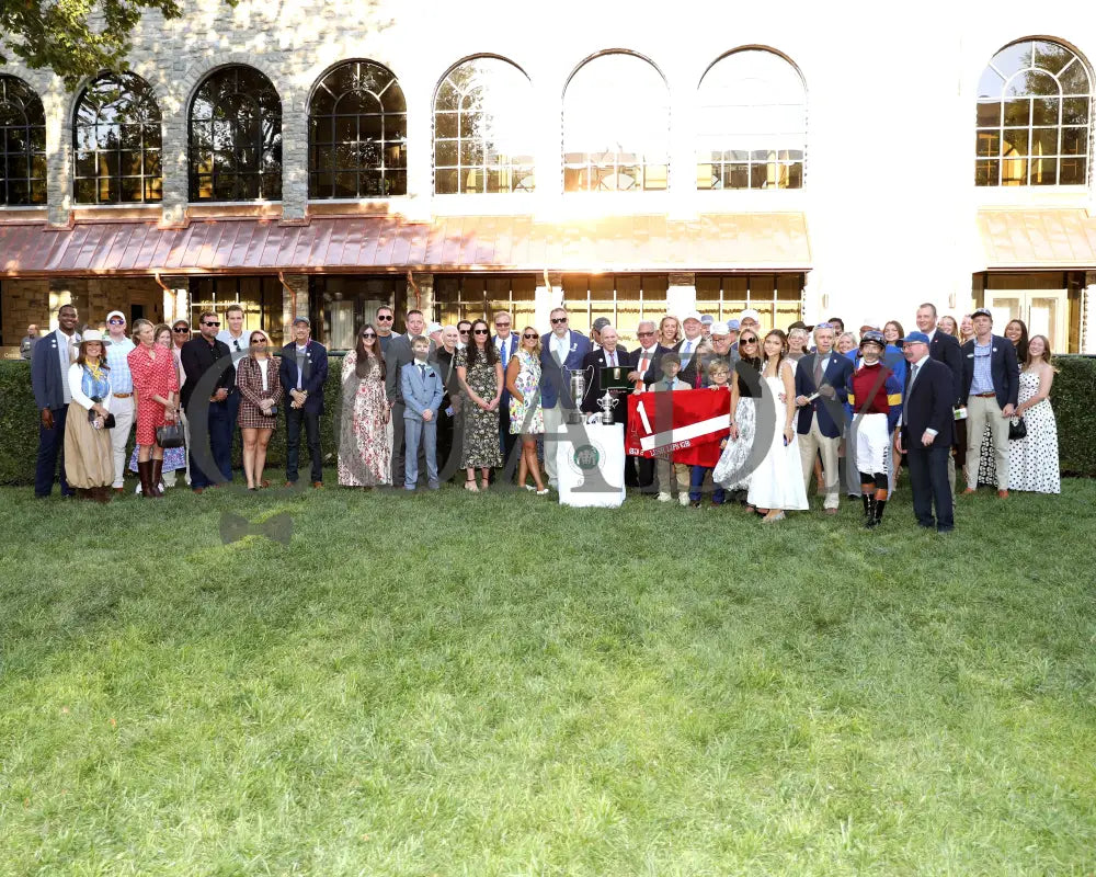LUSH LIPS - The Queen Elizabeth ll Challenge Cup G1 - 42nd Running - 10-11-25 - R09 - KEE - Presentation 01 Keeneland